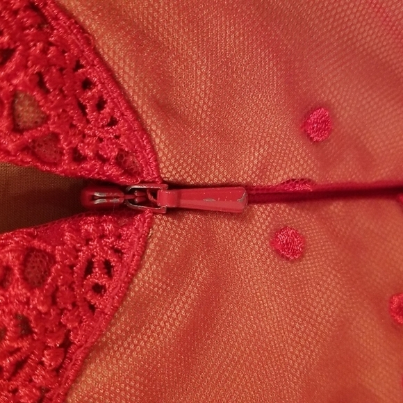 💕MARCHESA💕 Cold-Shoulder Guipure Lace-Trimmed Embroidered Tulle Midi Dress Red - Picture 14 of 16